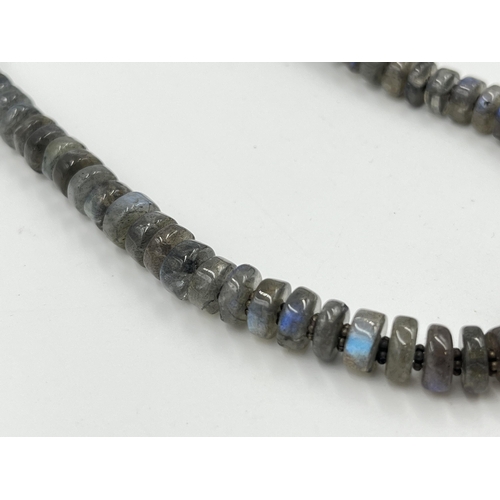 2470 - A .925 silver labradorite pendant necklace