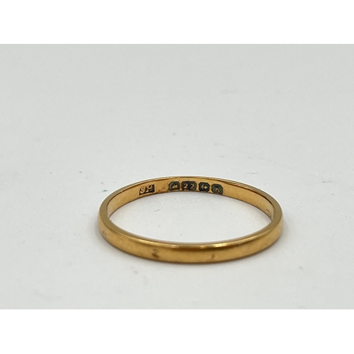 2477 - A hallmarked Birmingham 22ct gold wedding band, size L½ - approx. gross weight 1.4g