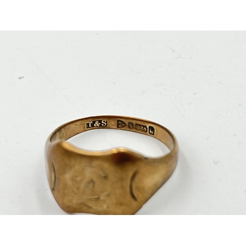 2481 - A hallmarked Chester 9ct gold signet ring, size R - approx. gross weight 4.3g