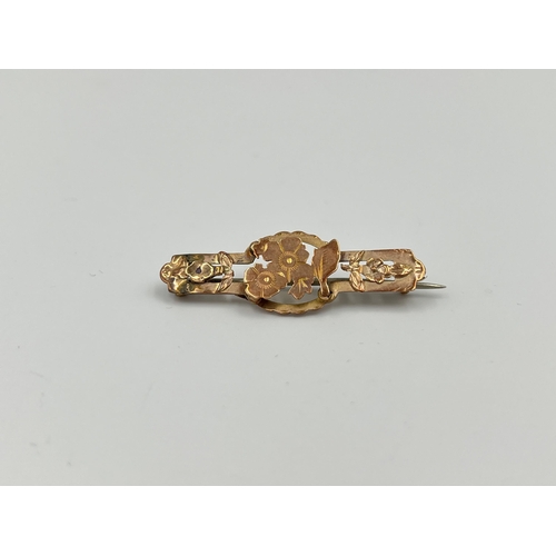 2486 - An antique 9ct gold foliate design brooch with base metal pin - approx. gross weight 1.6g