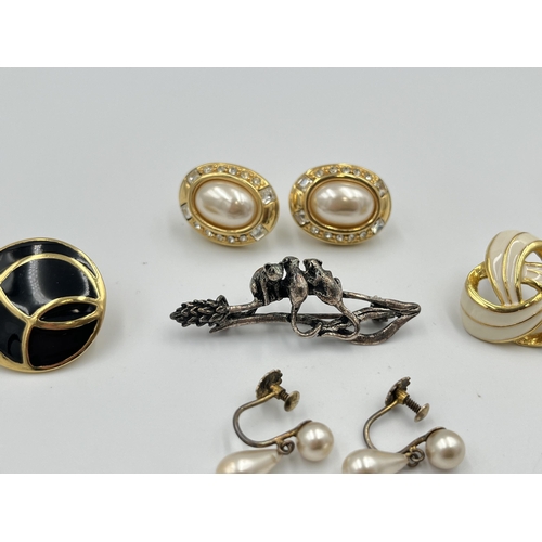 2504 - Five pieces of costume jewellery to include to include silver and faux pearl hook earrings, Napier e... 