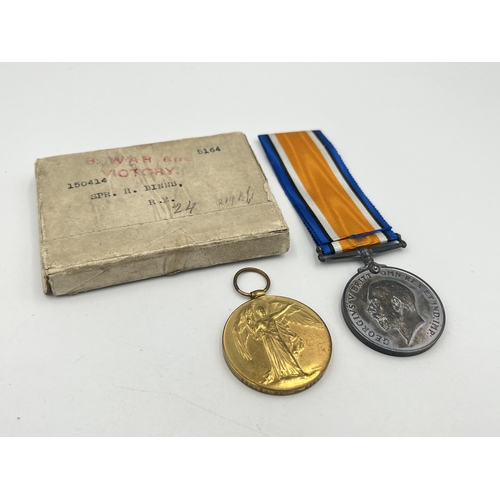 2031 - A WWI British medal pair presented to 150414 Spr. H. Bins. R.E.