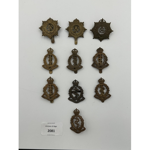 2081 - Ten military cap badges