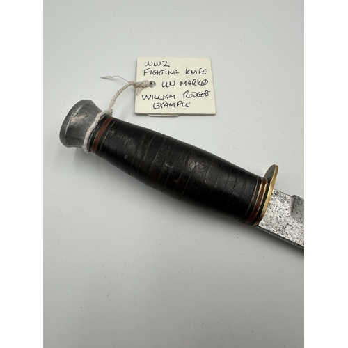 2136 - A WWII British fighting knife - approx. 26cm long