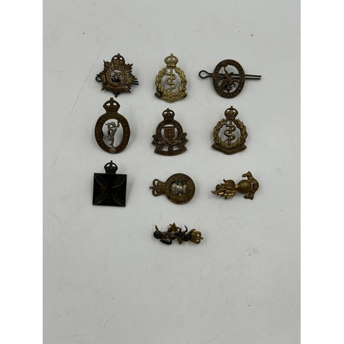 2256 - Ten military cap badges