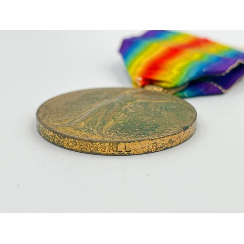 2020 - Two WWI British medals, one Victory presented to 113522 Gnr. W. D. Pearsall R.A. and one War present... 