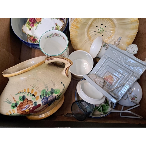 1047A - A box containing ceramics and glassware to include two Royal Albert Old Country roses trinket dishes... 