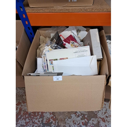 995 - A box containing a large quantity of worldwide stamps and post cards