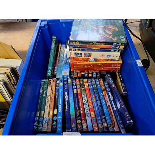 782 - A collection of mostly Disney DVDs to include 101 Dalmatians, Finding Nemo, Frozen etc.