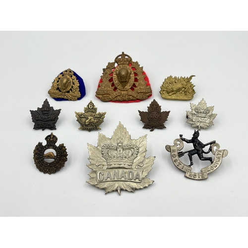 2032 - Ten military cap badges