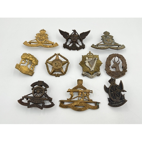 2035 - Ten military cap badges