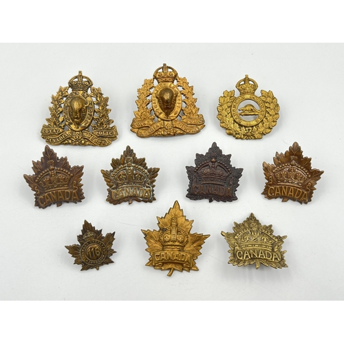 2039 - Ten military cap badges