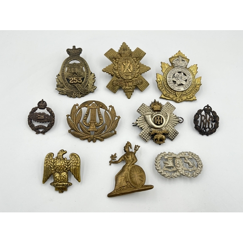 2061 - Ten military cap badges