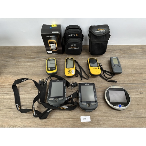 720 - Seven handheld navigation devices to include Garmin eTrex 10, Satmap Active 12 and Garmin eTrex Vent... 