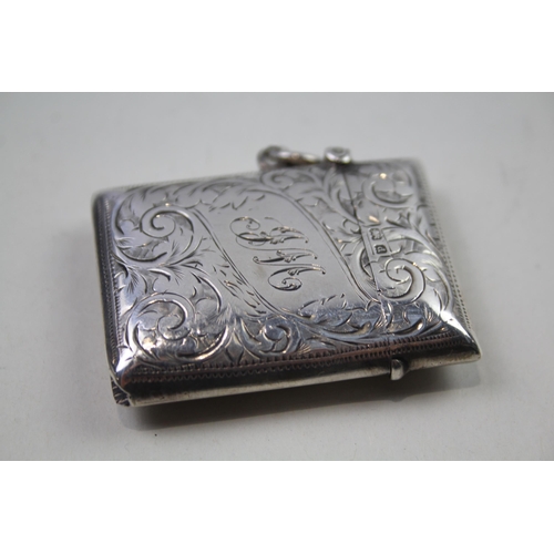 2256 - An Edwardian Joseph Gloster Ltd. hallmarked Birmingham sterling silver engraved vesta case, dated 19... 