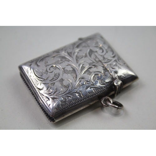 2256 - An Edwardian Joseph Gloster Ltd. hallmarked Birmingham sterling silver engraved vesta case, dated 19... 