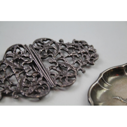 2282 - Two silver items, one .930 pin dish and one .925 sterling silver belt buckle - approx. gross weight ... 