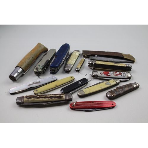 2349 - A collection of assorted pocket knives