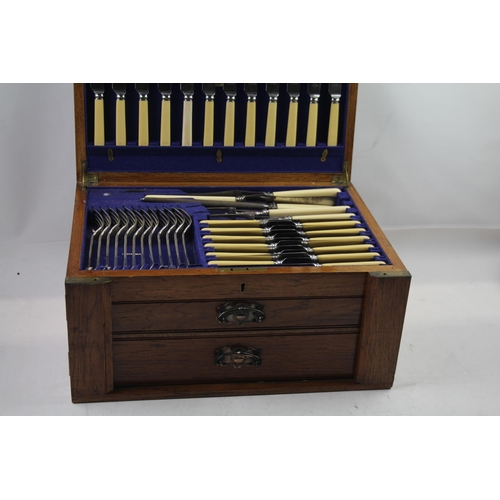 433 - A cased Scott & Sons Sheffield 82 piece cutlery set