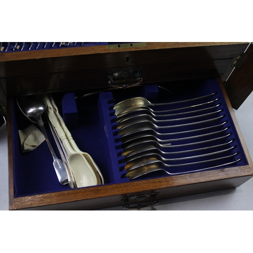 433 - A cased Scott & Sons Sheffield 82 piece cutlery set