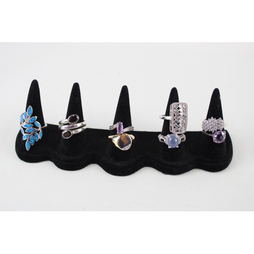 2290 - Eight silver gemstone set rings - approx. gross weight 36g