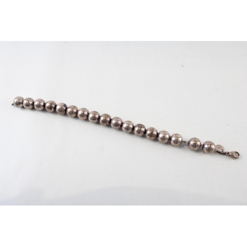 2291 - A Tiffany & Co. silver beaded bracelet - approx. gross weight 18g