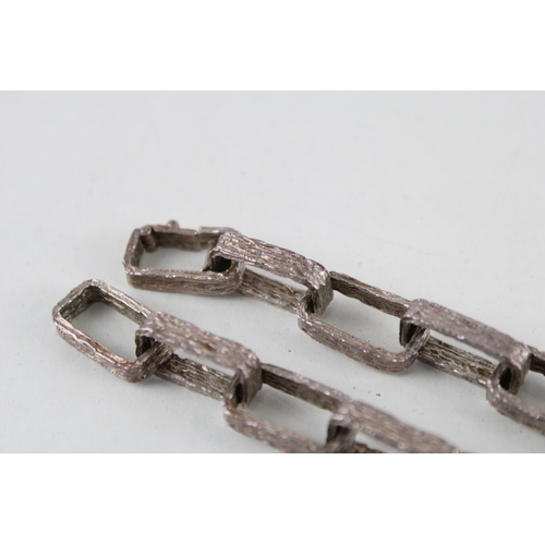 2295 - A mid 20th century silver modernist textured bracelet - approx. gross weight 37g