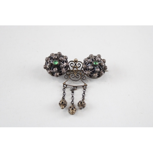 2302 - A silver filigree brooch - approx. gross weight 10g