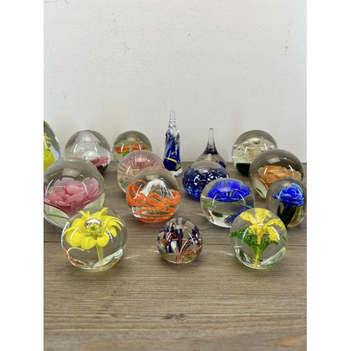 367 - Approx. twenty four art glass paperweights to include Caithness Extravaganza etc.