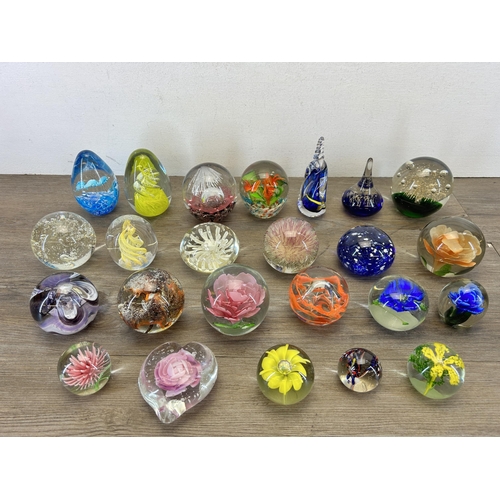 367 - Approx. twenty four art glass paperweights to include Caithness Extravaganza etc.