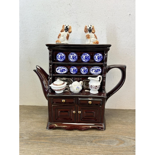 370 - Four The Teapottery ceramic novelty teapots to include limited edition 1007/3000 Jukebox, limited ed... 