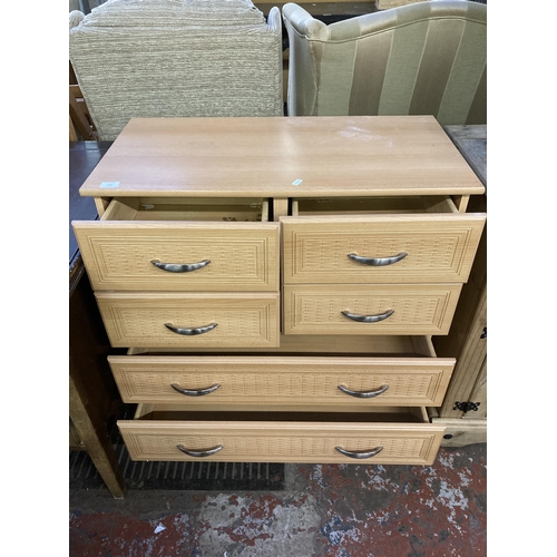150 - A modern beech effect chest of drawers - approx. 86cm high x 82cm wide x 42cm deep