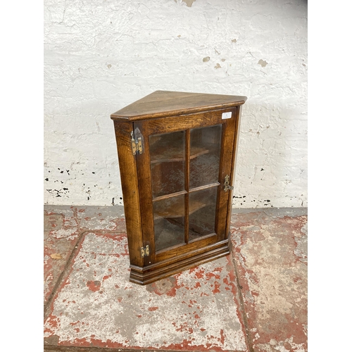 9 - A Georgian style oak wall mountable corner display cabinet with brass H hinges - approx. 70cm high x... 