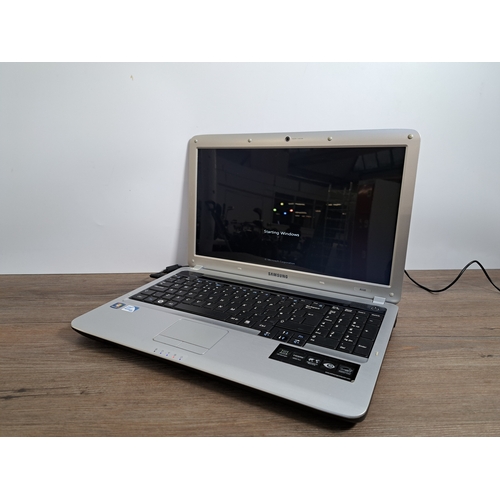 766 - A Samsung NP-R530 Notebook with power supply and carry case