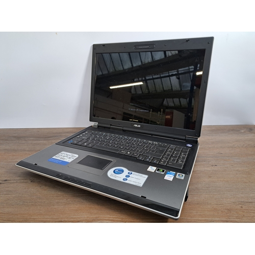 790 - Seven laptops and notebooks to include Asus X20ST, Toshiba Satellite C850D etc.