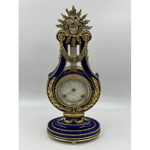 347 - A Franklin Mint The Victoria & Albert Museum Marie-Antoinette fine porcelain mantel clock - approx. ... 