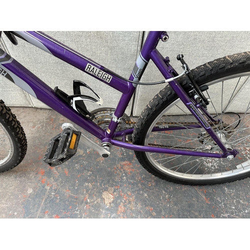 881 - A Raleigh Vixen mountain bike