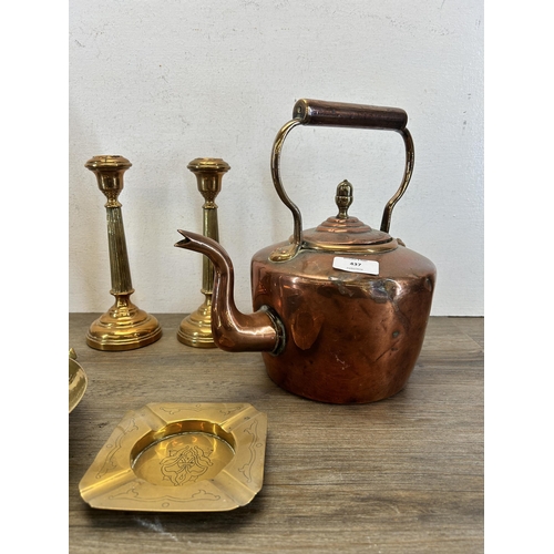 437 - Seven pieces of metalware to include Victorian copper kettle with brass acorn finial - approx. 28cm ... 