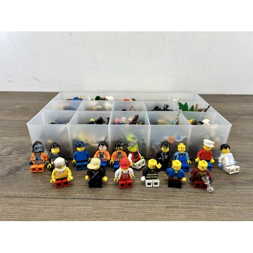 459 - A large collection of Lego figurines