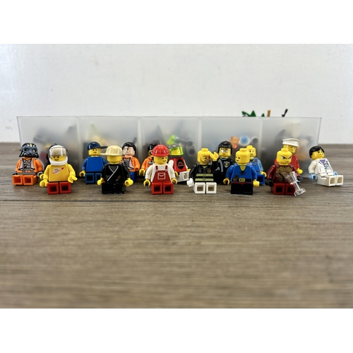 459 - A large collection of Lego figurines