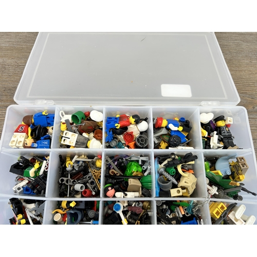 459 - A large collection of Lego figurines