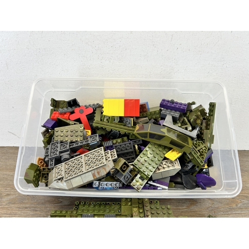 460 - A collection of Mega Blocks military vehicles