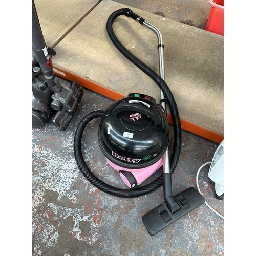 799 - A Numatic Hetty cylinder vacuum cleaner