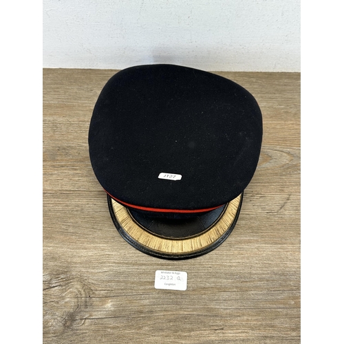 2232Q - A British military army officer's peaked cap