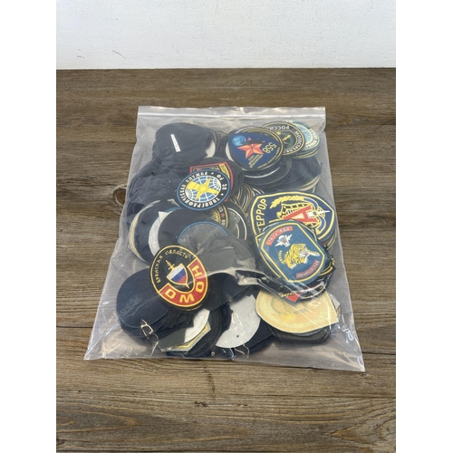 2233K - A collection of military cloth patches