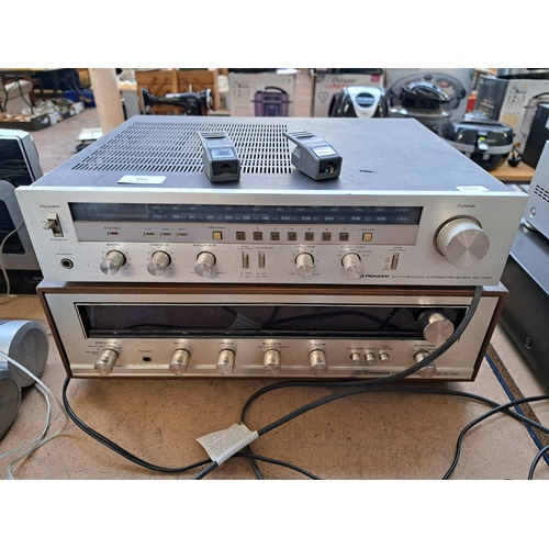 691 - Two items of vintage Pioneer hi-fi, one SX-700L synthesized receiver and one SX-300 stereo receiver