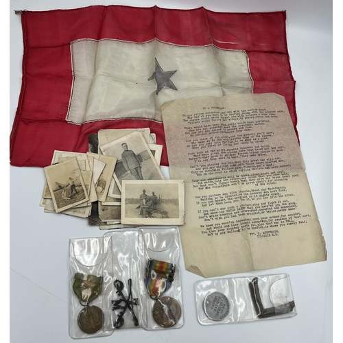 2223 - A collection of WWI American militaria to include Victory medal, Son in Service flag, Mexican Border... 