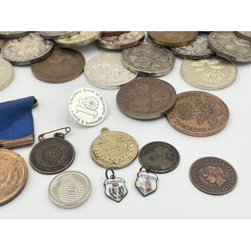 2242 - A collection of medallions, medals and tokens