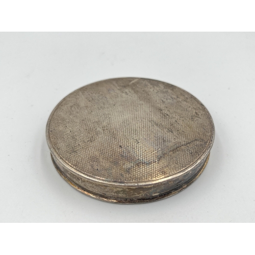 2287 - An Elkington & Co. Ltd. hallmarked Birmingham silver compact