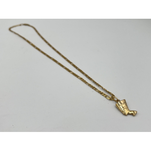 2331 - A 9ct gold chain necklace with 9ct gold Egyptian Nefertiti pendant - approx. gross weight 9.9g